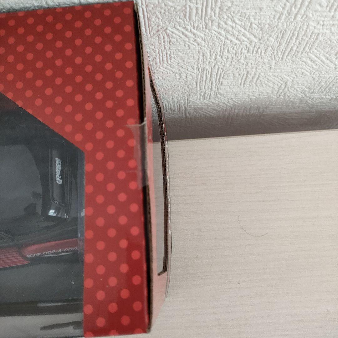 ベティちゃんと1939年型シボレーのダイキャストモデルフィギュア