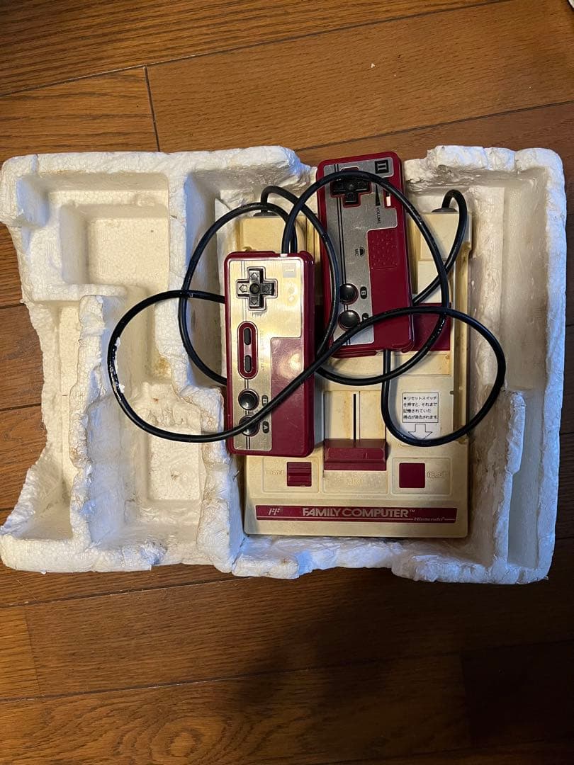 ファミコン　本体　ジャンク　箱付き