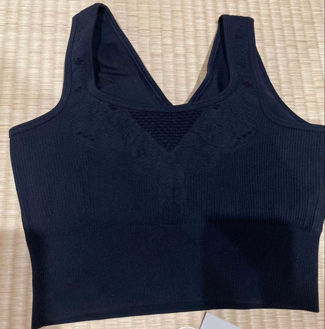新品SUKALAブラックVネック ヨガウェアLサイズ