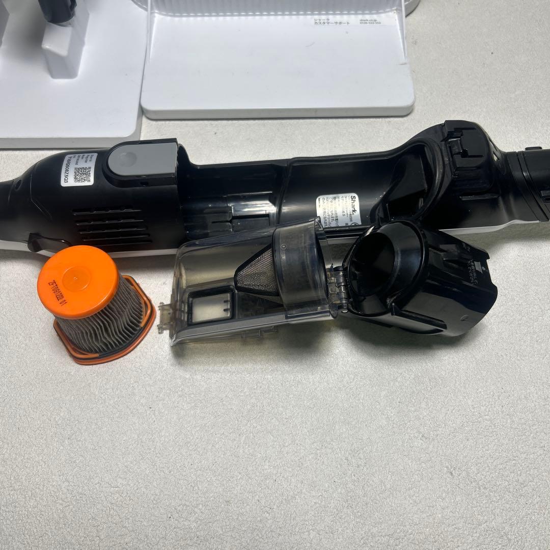 Shark シャーク　掃除機 ホワイト CS150JAE 送料無料