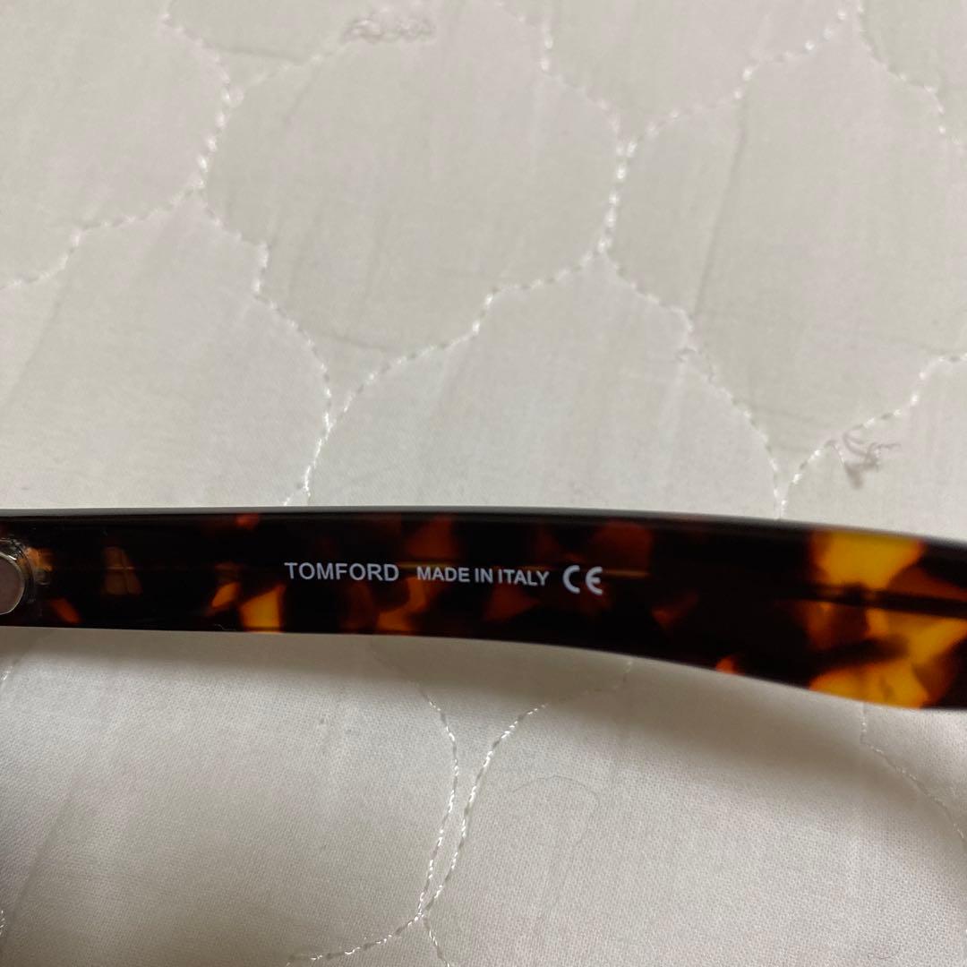 TOM FORD キャットアイサングラス トータスシェル