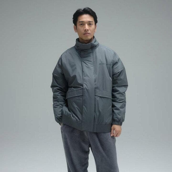 極美品 new balance ニューバランス MET24 パデットジャケット