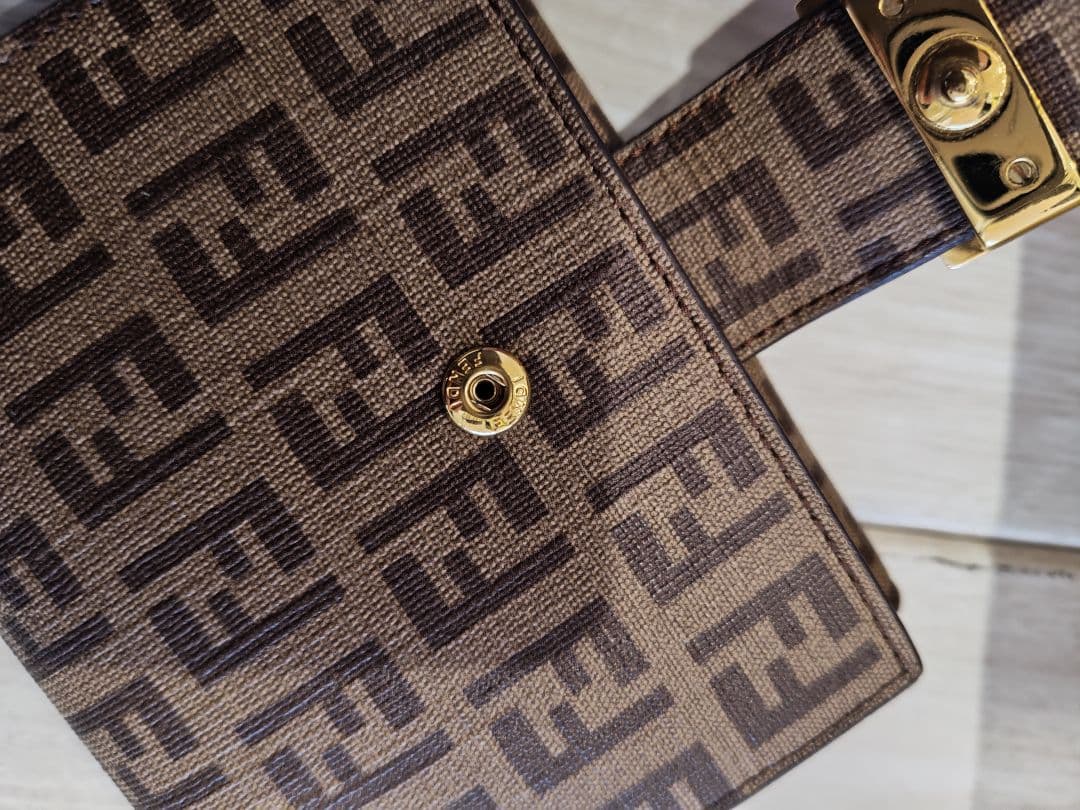 FENDI FFロゴ 二つ折り財布