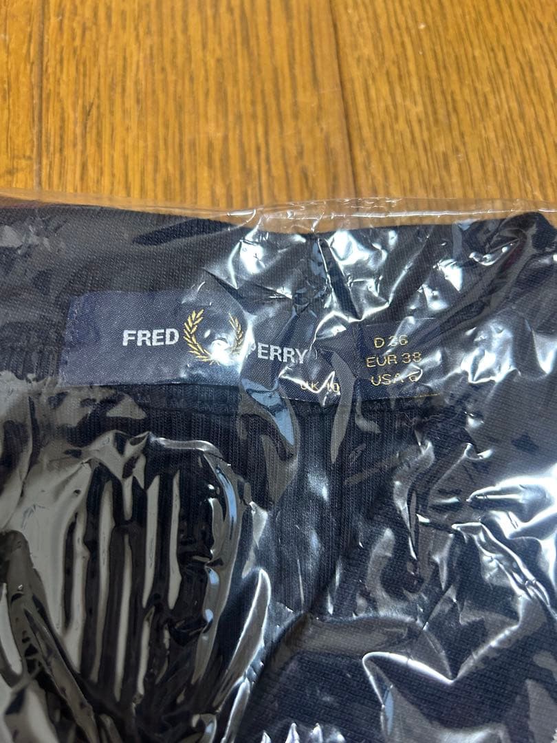 FRED PERRY ポロシャツ　未使用　2月25日に掲載終了