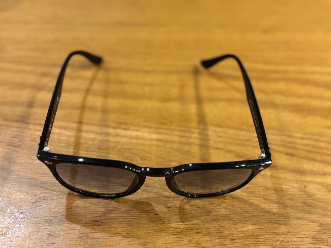 Ray-Ban ブラック サングラス ウェリントン