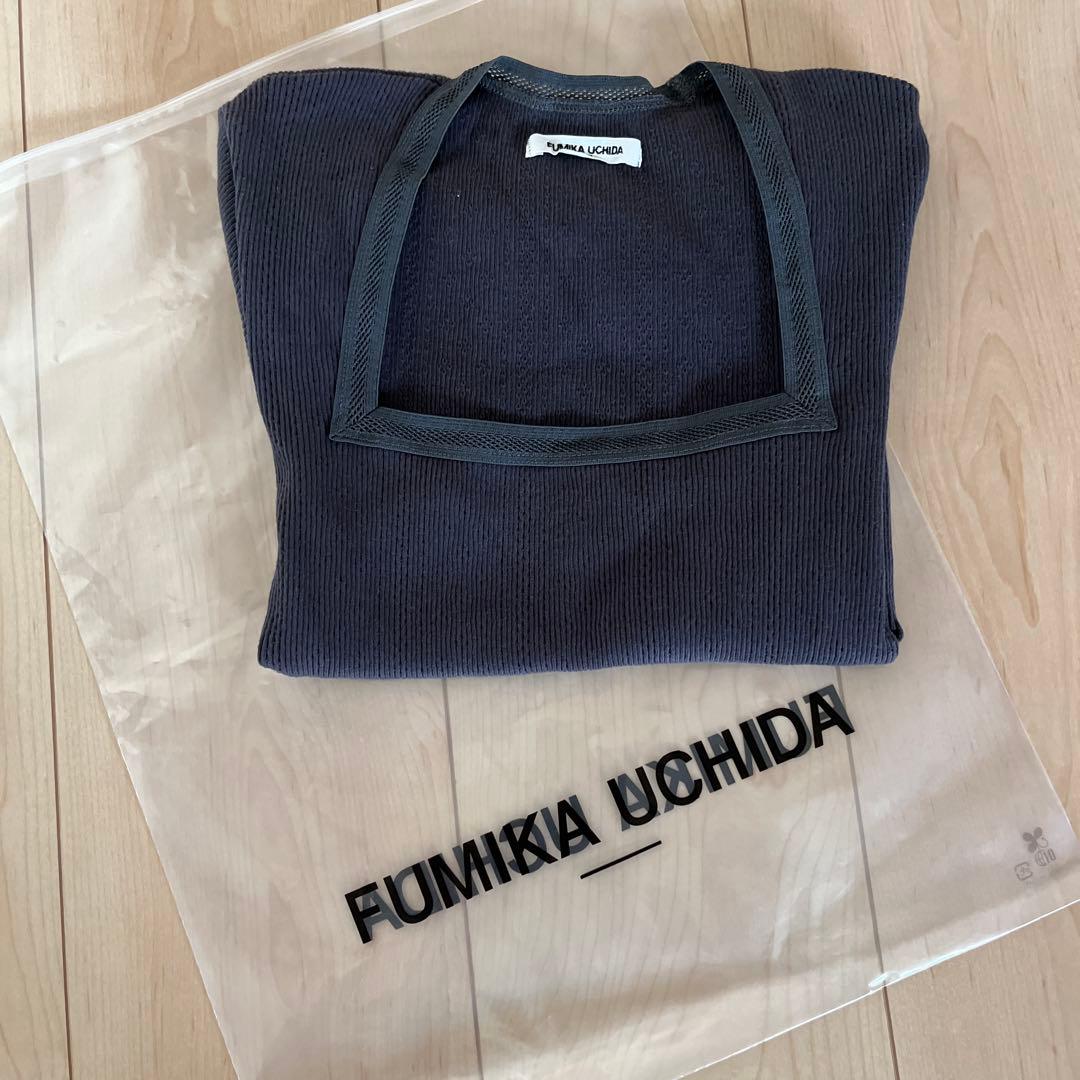 FUMIKA UCHIDA ダークグレー スクエアネック 半袖Tシャツ