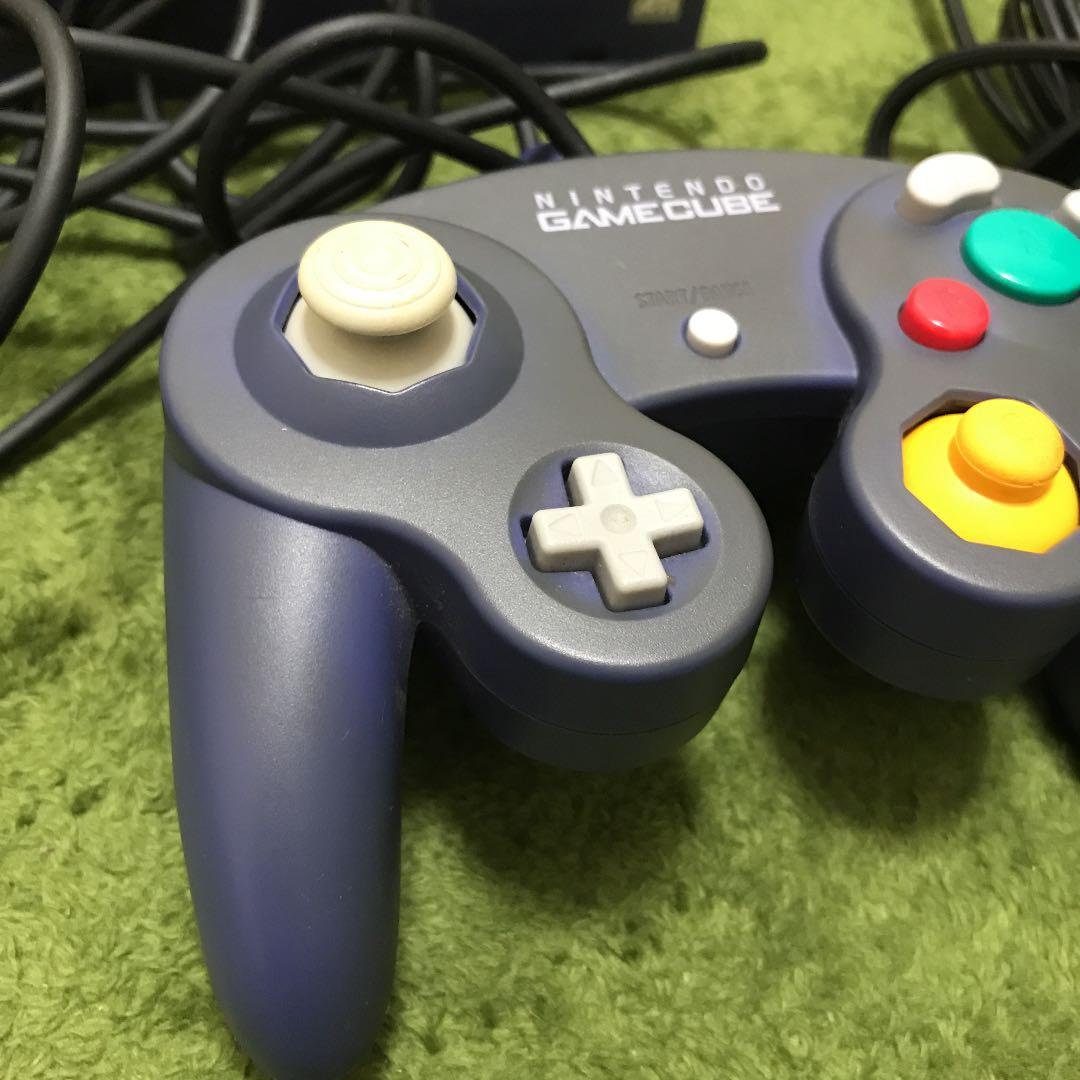 ゲームキューブ 本体　メモリーカード３つ　ゲームソフト付き（バイオハザード0）