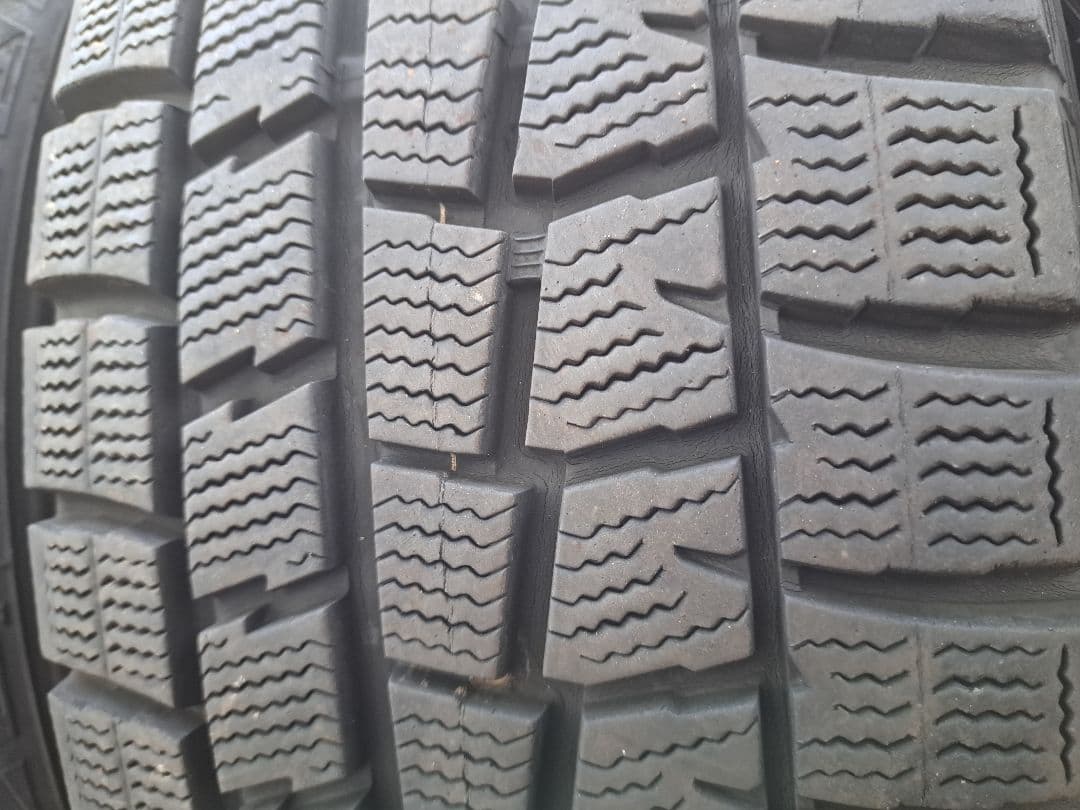バリ山！205/60R16信頼のダンロップ4本セット！ウインターマックス02！