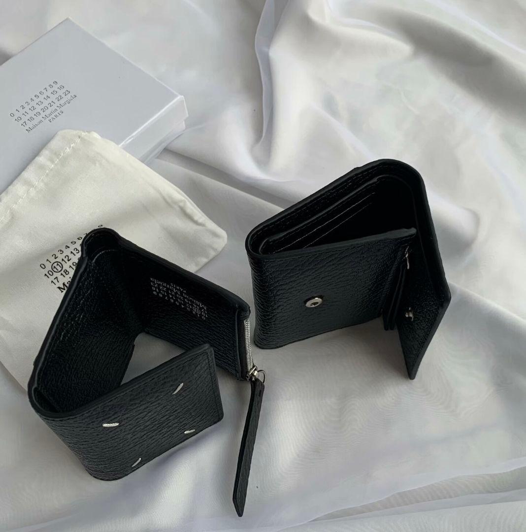 Maison Margiela ブラック三つ折り財布 $252