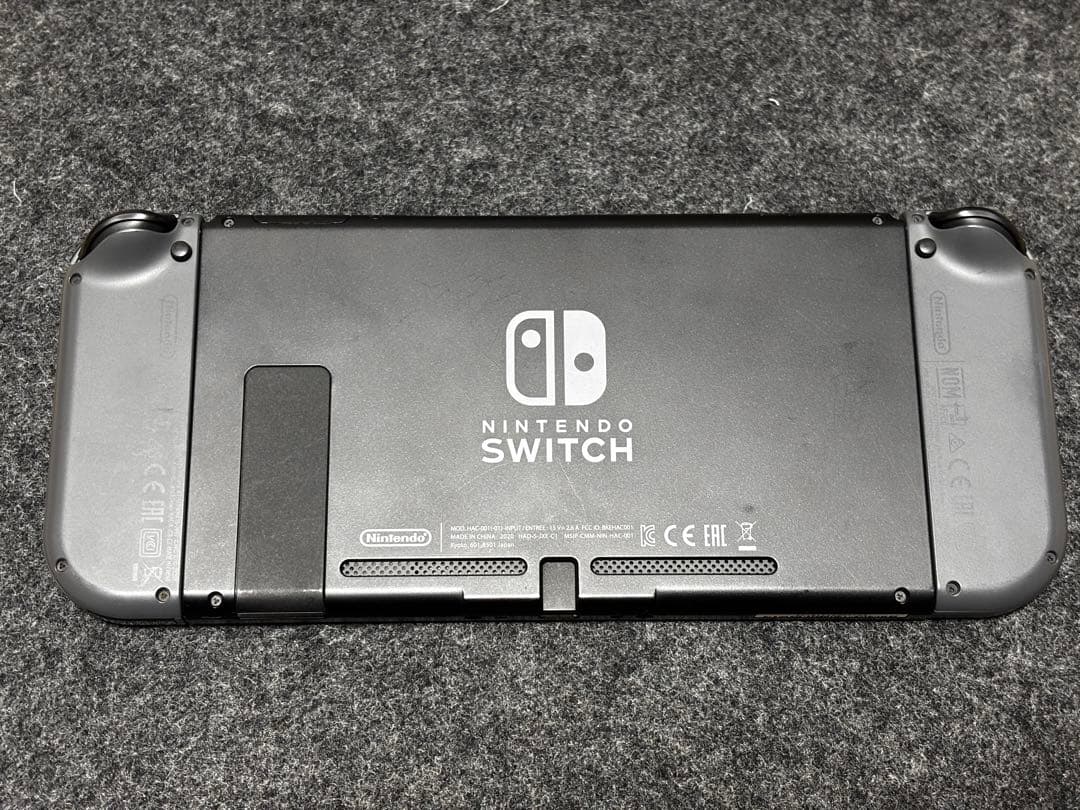 Nintedo Switch 本体 キャリングケース付き