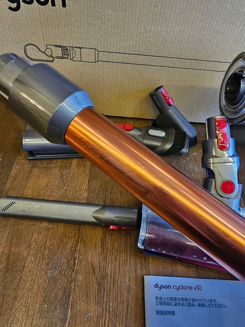 か*ん様 Dyson Cyclone V10 Fluffy SV12 ダイソン