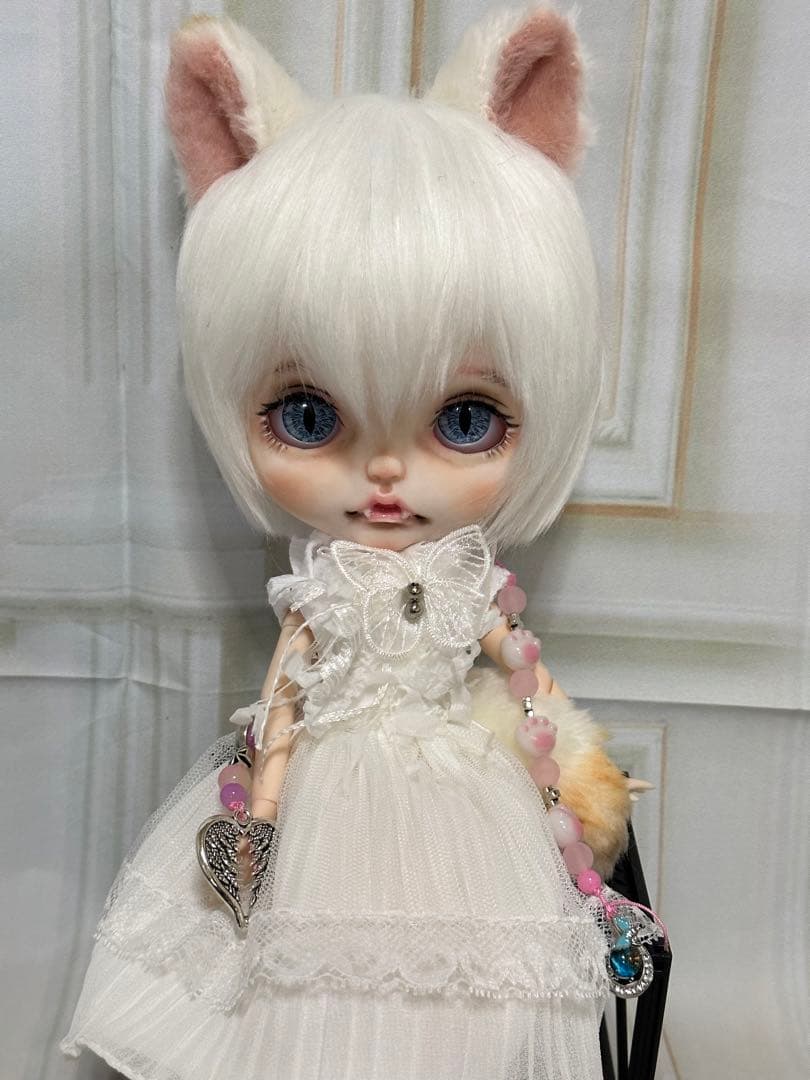 お*き様 アイシードール本体女の子　ボアウィッグ　OF付き ホワイトブチ猫