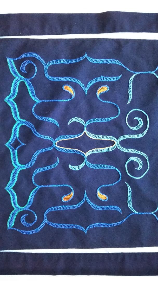 (2月限定)マンタリ風　アイヌ刺繍前掛け