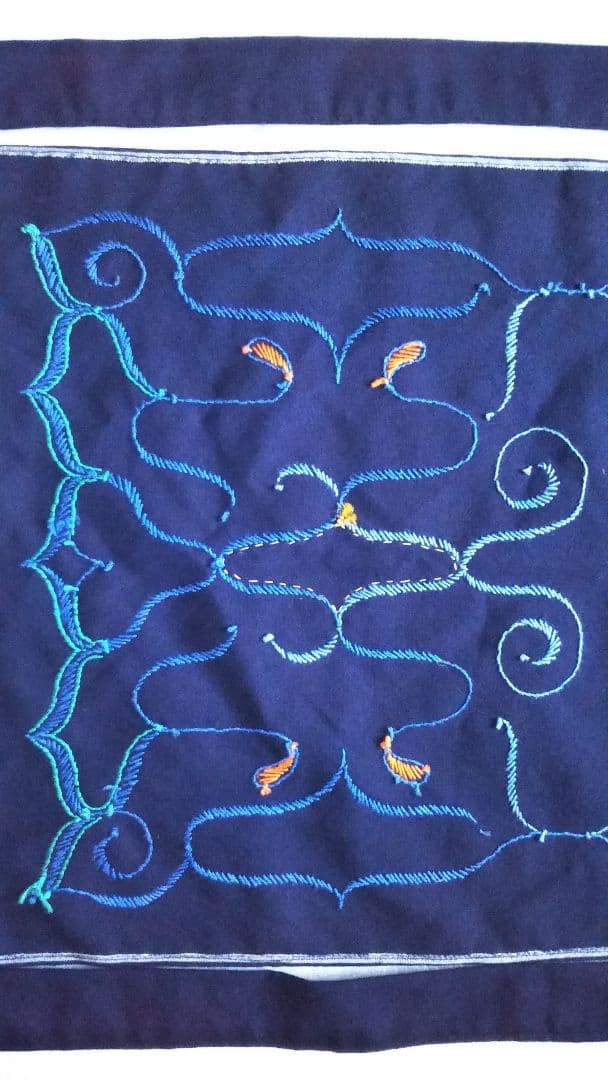 (2月限定)マンタリ風　アイヌ刺繍前掛け