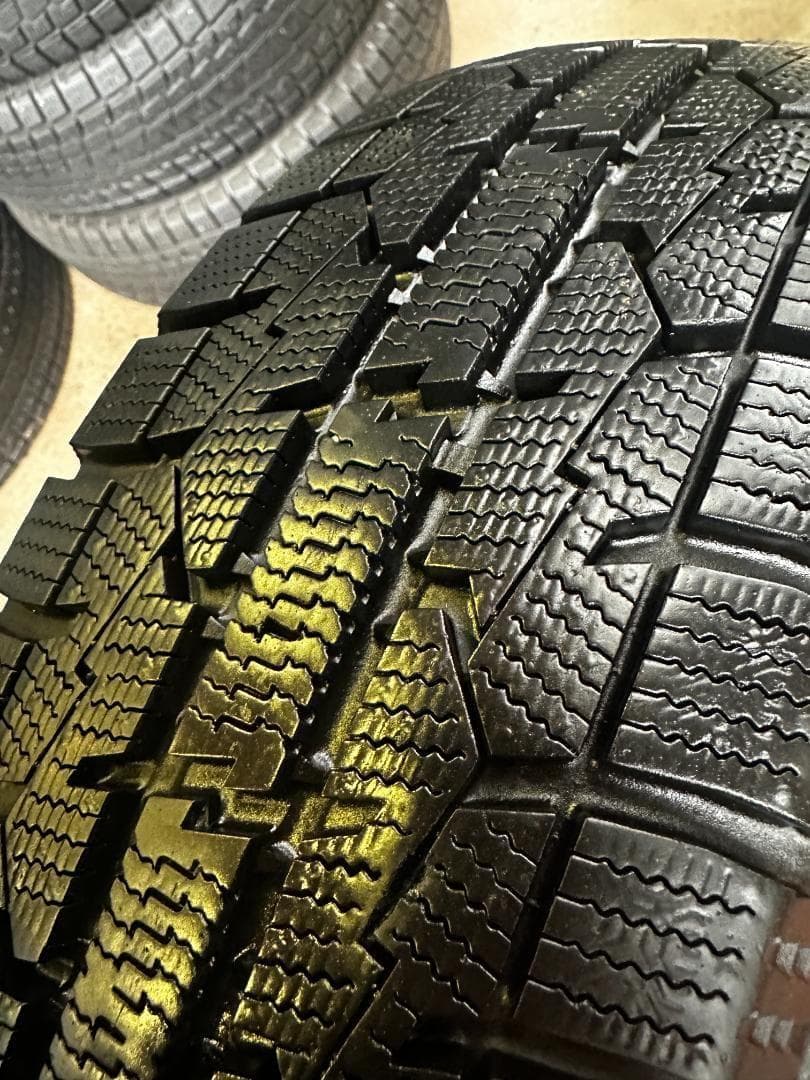 155/65R14 トーヨー GIZ 4本 送料込み 冬タイヤ T1128