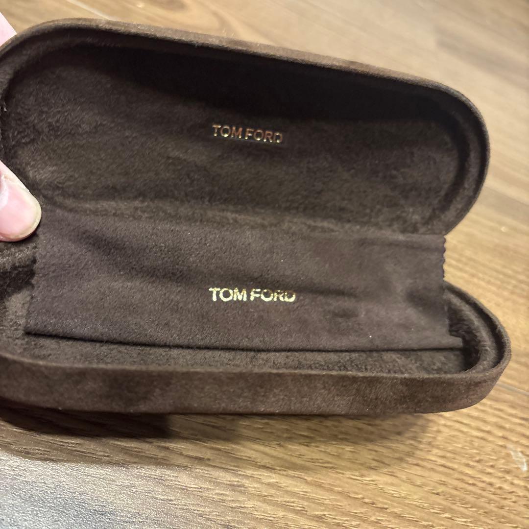 Tom Fordトムフォード サングラスTF211AF バイカラー 黒×クリーム