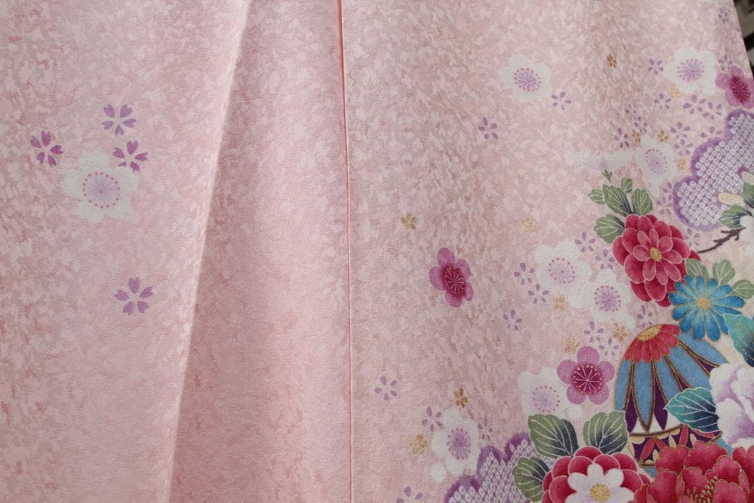 成人正絹振り袖　淡いピンク