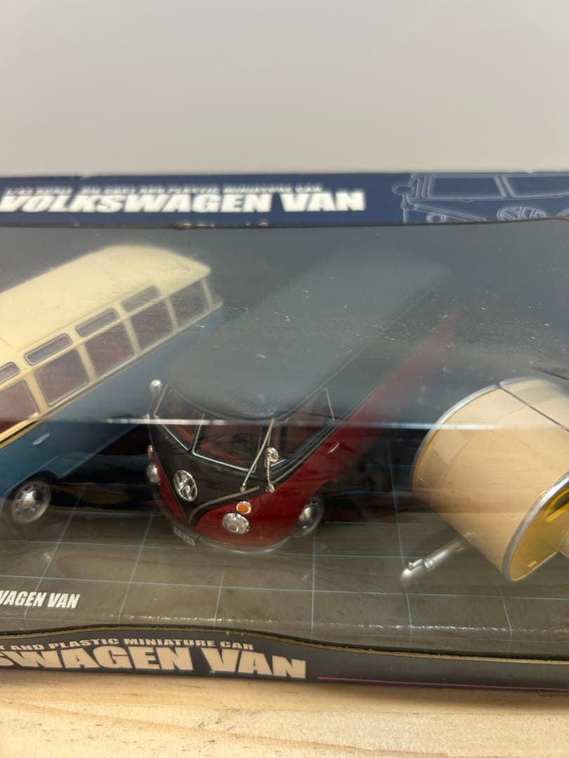 【新品・未開封】1/43 フォルクスワーゲン バン 2台＆トレーラー セット