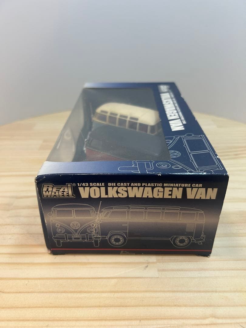 【新品・未開封】1/43 フォルクスワーゲン バン 2台＆トレーラー セット
