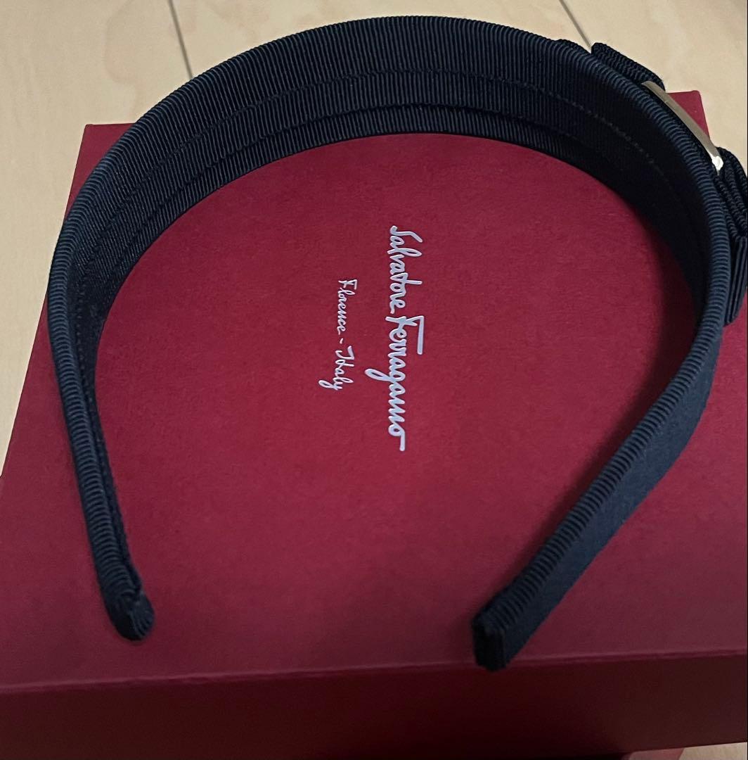 Salvatore Ferragamo ブラックヘアカチューシャ