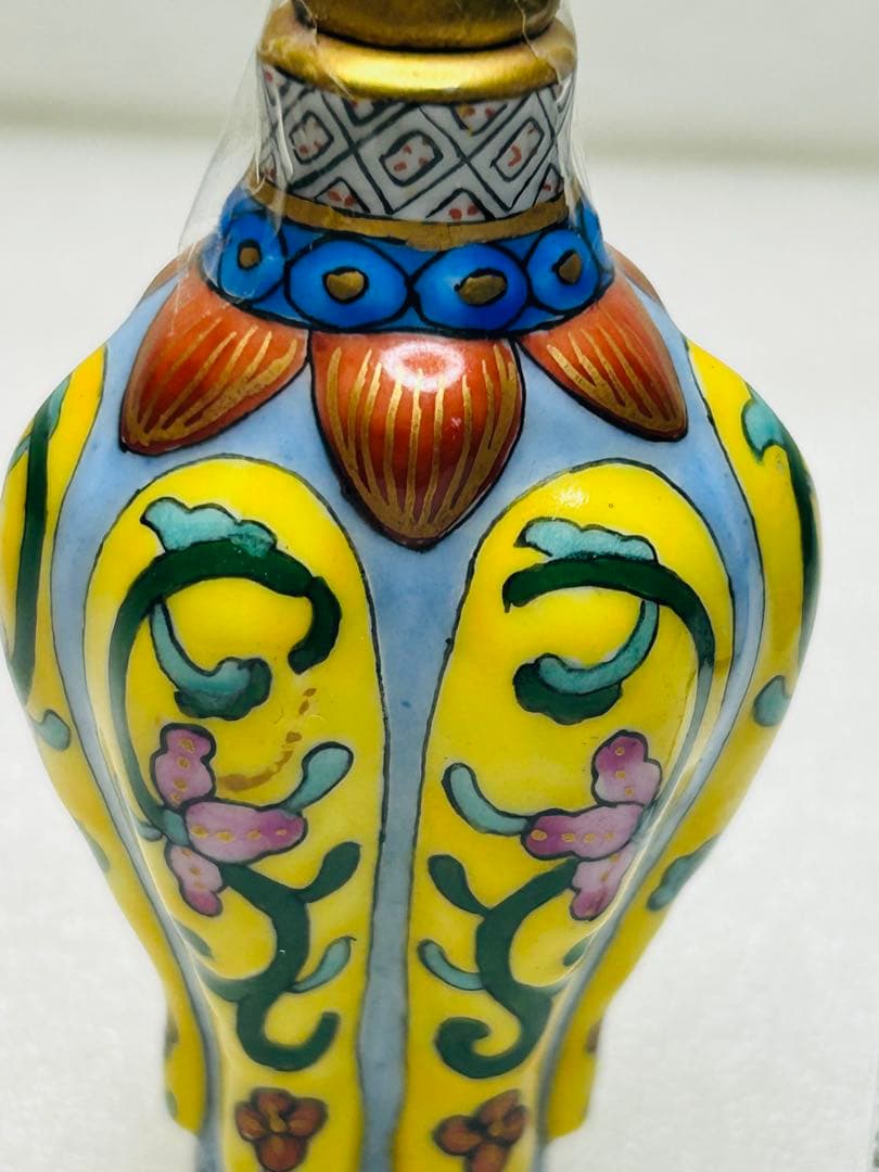 中国 景德鎮 陶磁 手絵 鼻煙壺 「花」