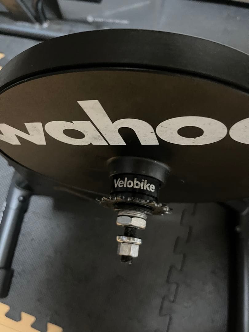 Wahoo KICKR CORE トレーニングローラー　velo bike