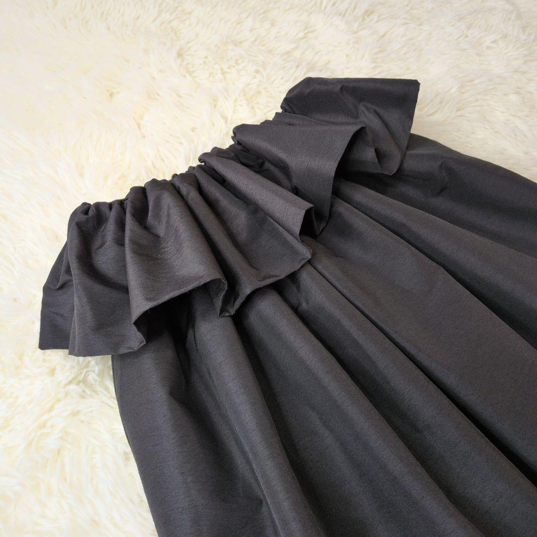 【新品タグ付き】AMOMMA アモマ ボリュームアップフレアスカート　ブラック黒