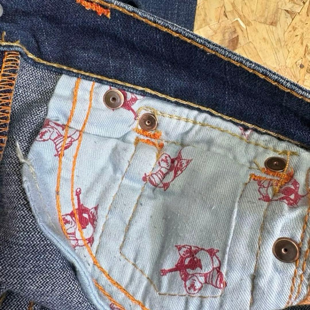 True Religion ブーツカットフレアデニム 24