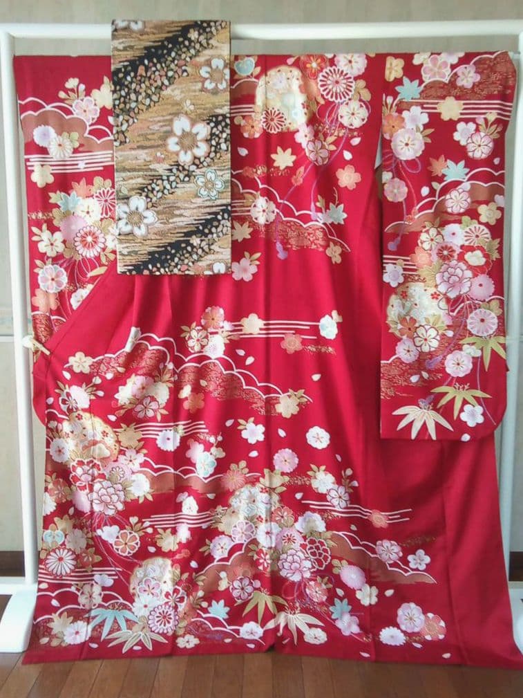 5138 振袖.帯2点セット 帯新品　赤正絹　古典柄 成人式結婚式卒業式