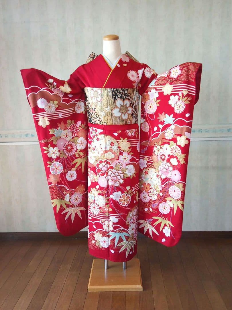 5138 振袖.帯2点セット 帯新品　赤正絹　古典柄 成人式結婚式卒業式