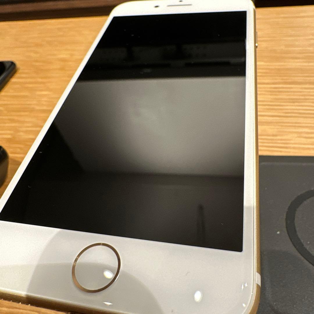 【ほぼ未使用】バッテリー100%　iPhone 7 Gold