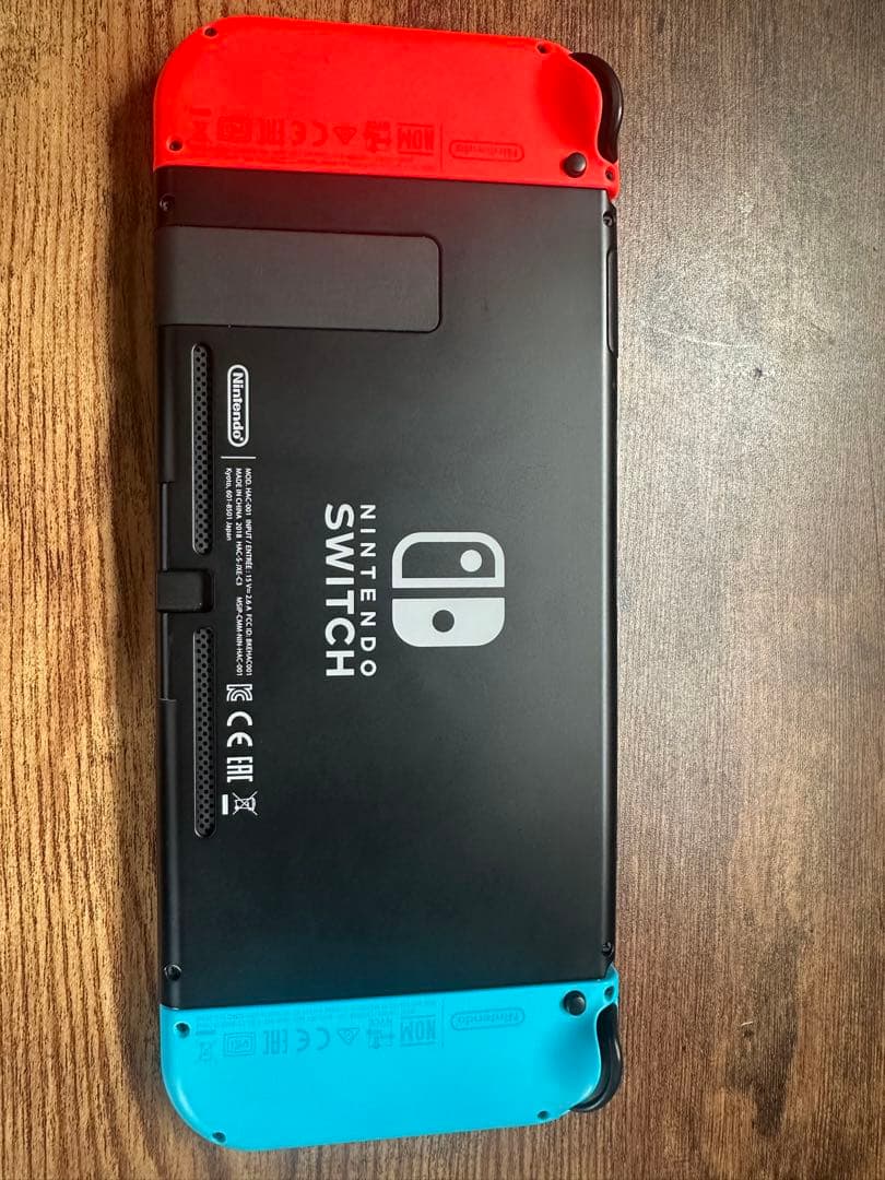 Nintendo Switch 本体　収納ケース付き