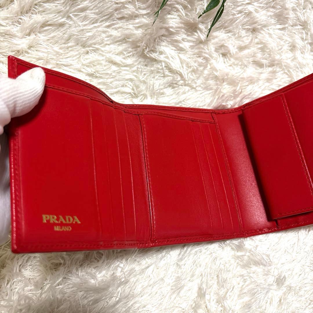 美品 PRADA 三つ折り財布 赤 レッド