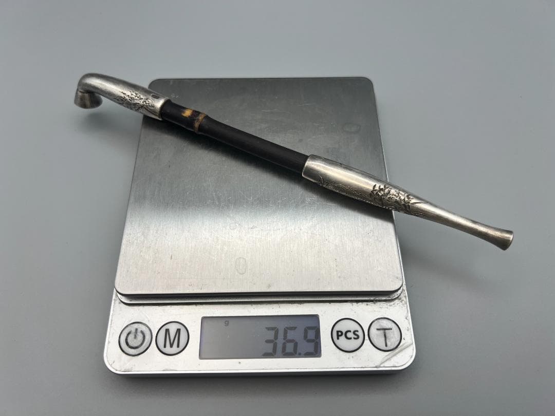 【海】銀煙管　キセル　刻印有　竹虎文　細密手彫　銀細工　アンティーク