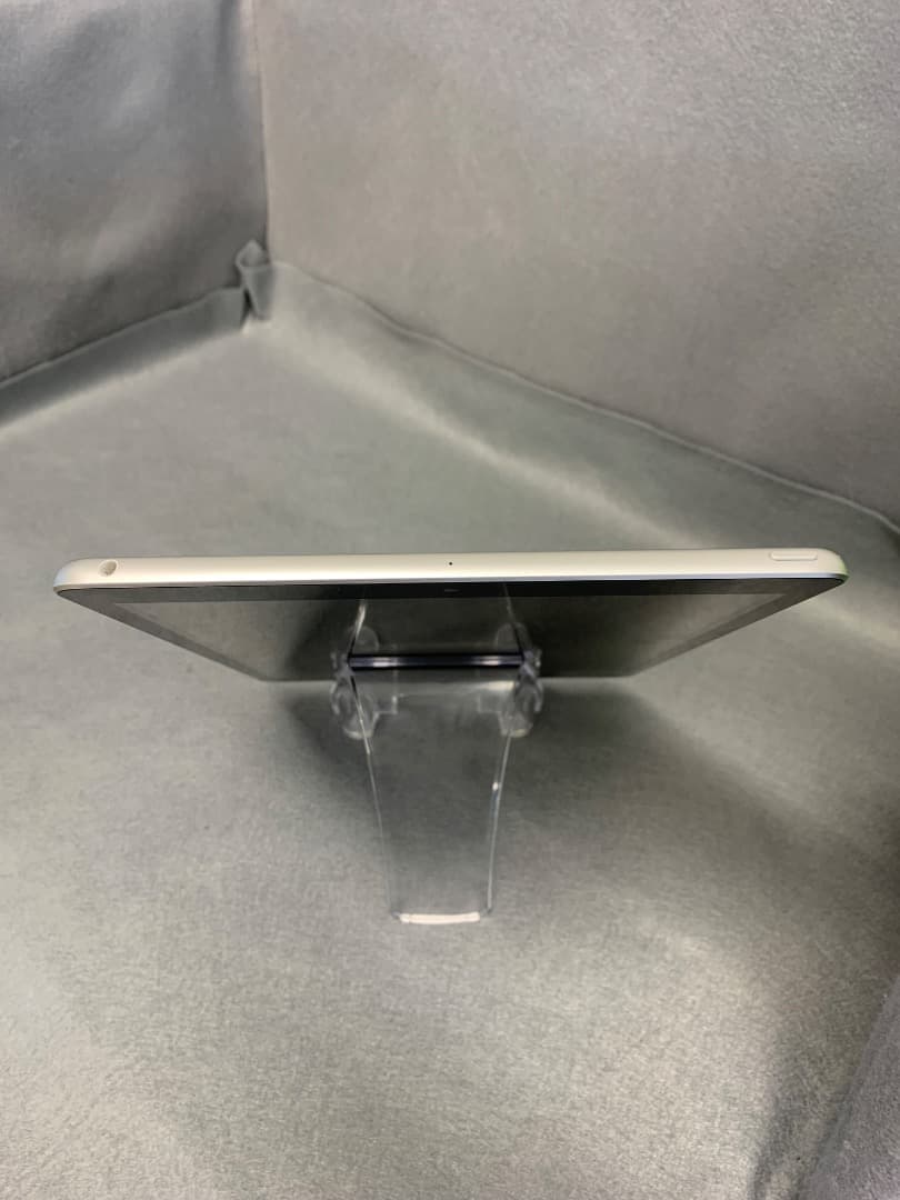 超美品 iPad 第9世代 64GB Wi-Fi版 シルバー色