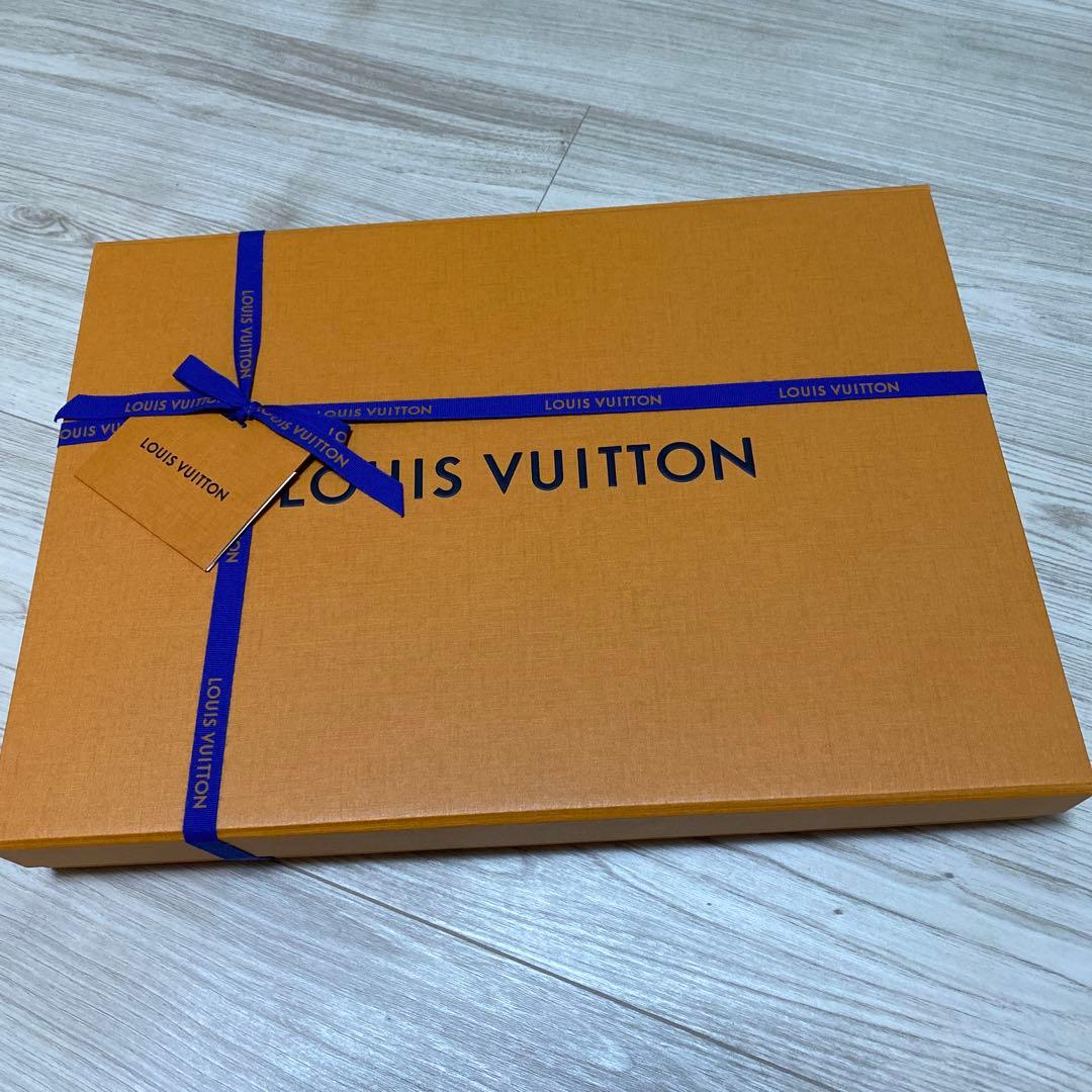 限定品【Louis Vuitton】ロゴマフラーレオパードエシャルプ・ジャイアン