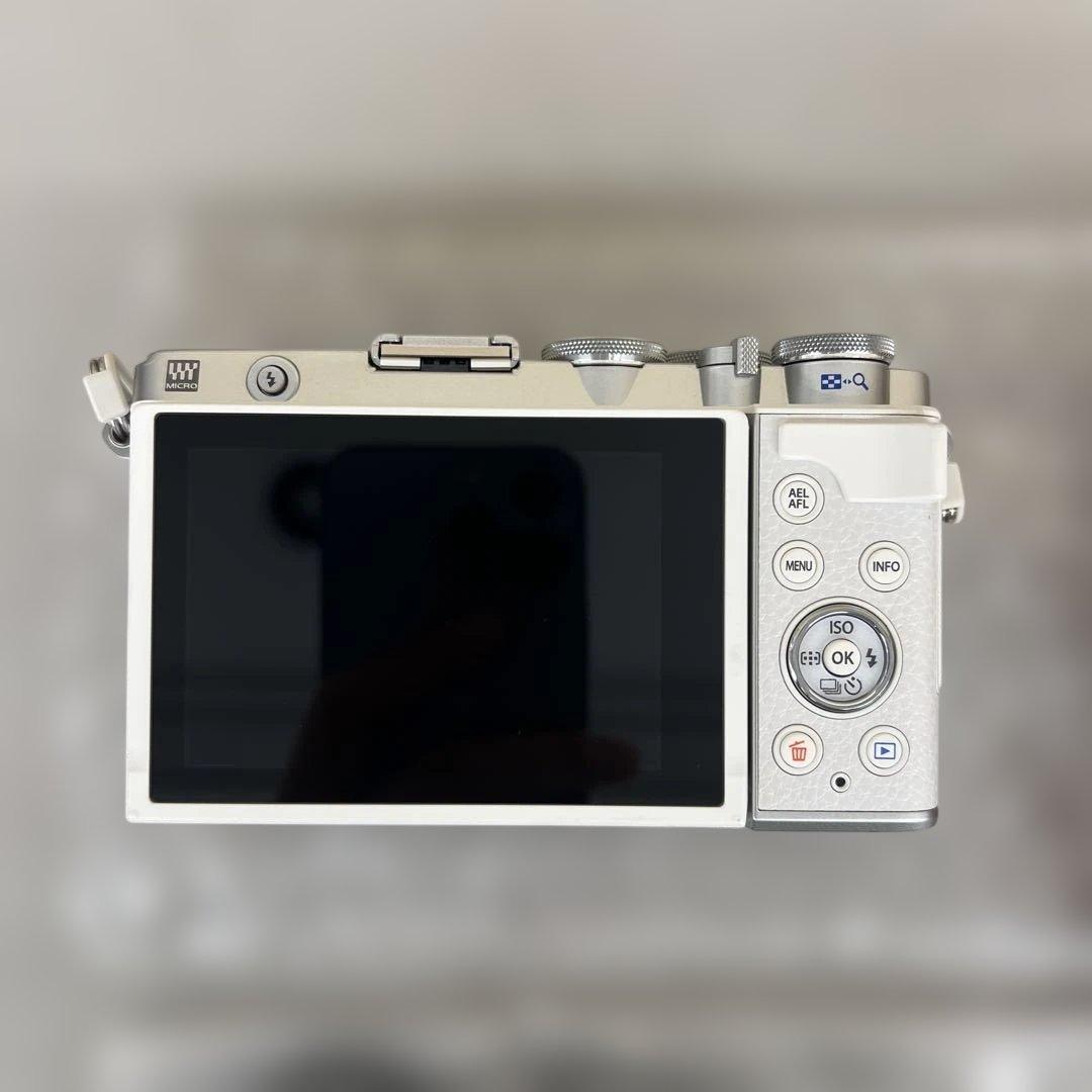 512129 OLYMPUS PEN E-P7 14-42mm EZレンズキット