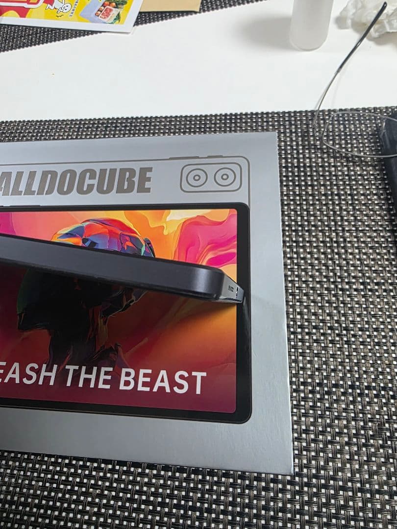 ALLODOCUBE iPlay70 mini Ultra 本体