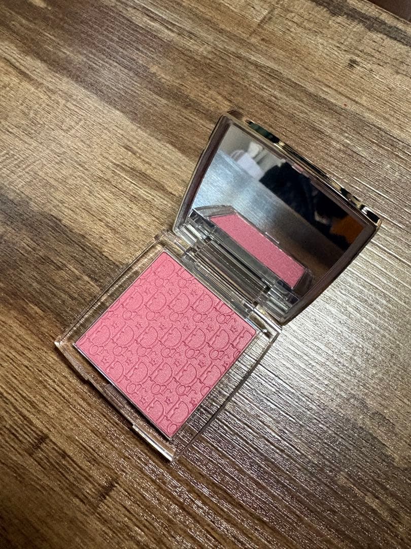 DIOR バックステージグロウ 850 スターリーモーヴ
