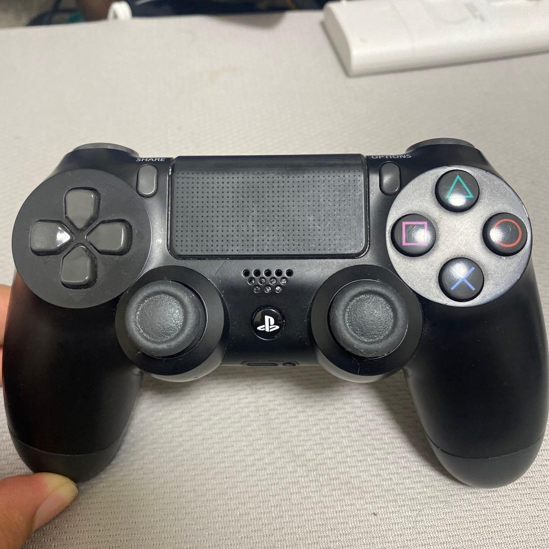PS4 500GB ソフト・コントローラー２つずつ付いてます！充電器も備えてます