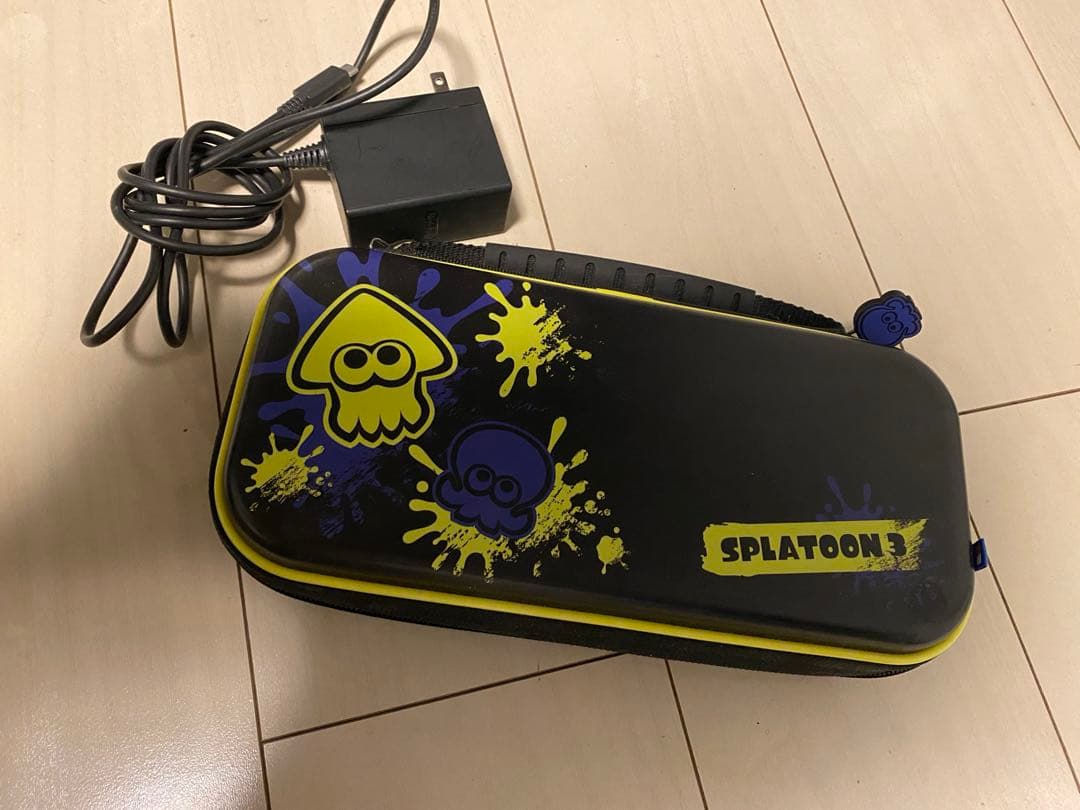 Switch本体、ケース、充電ケーブル、ソフト3本セット
