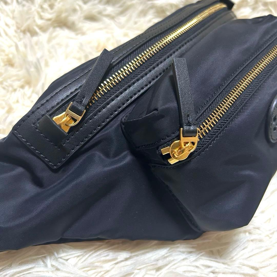 【極美品✨】トリーバーチ ナイロン ボディバッグ ユニセックス ロゴ型押し 黒