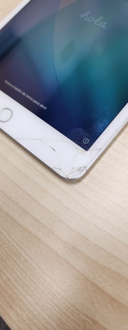 り*う様 Apple au SIMロック解除済 iPad mini5 64GB
