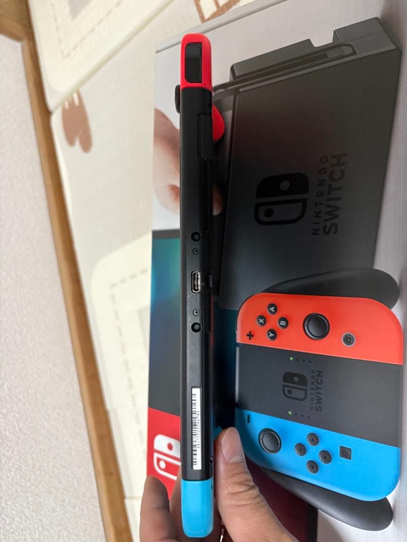 Nintendo Switch ネオンレッド/ネオンブルー 本体とプロコンセット