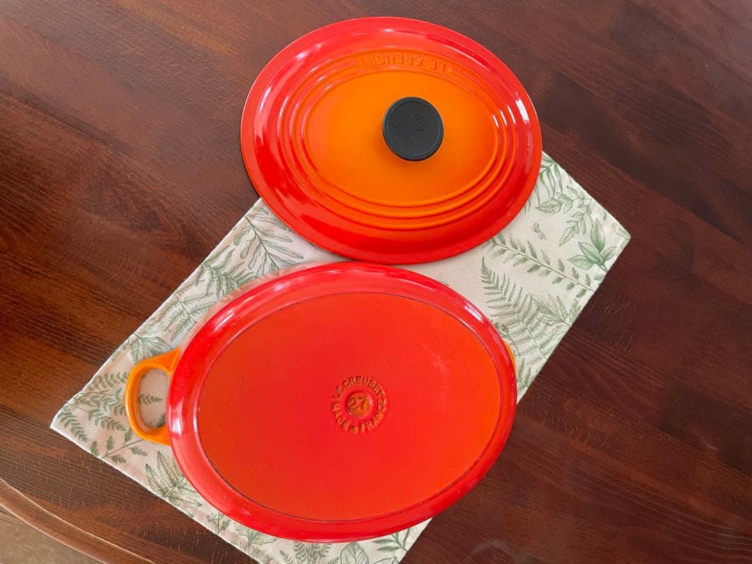 Le Creuset 両手鍋 オレンジと赤のグラデーション
