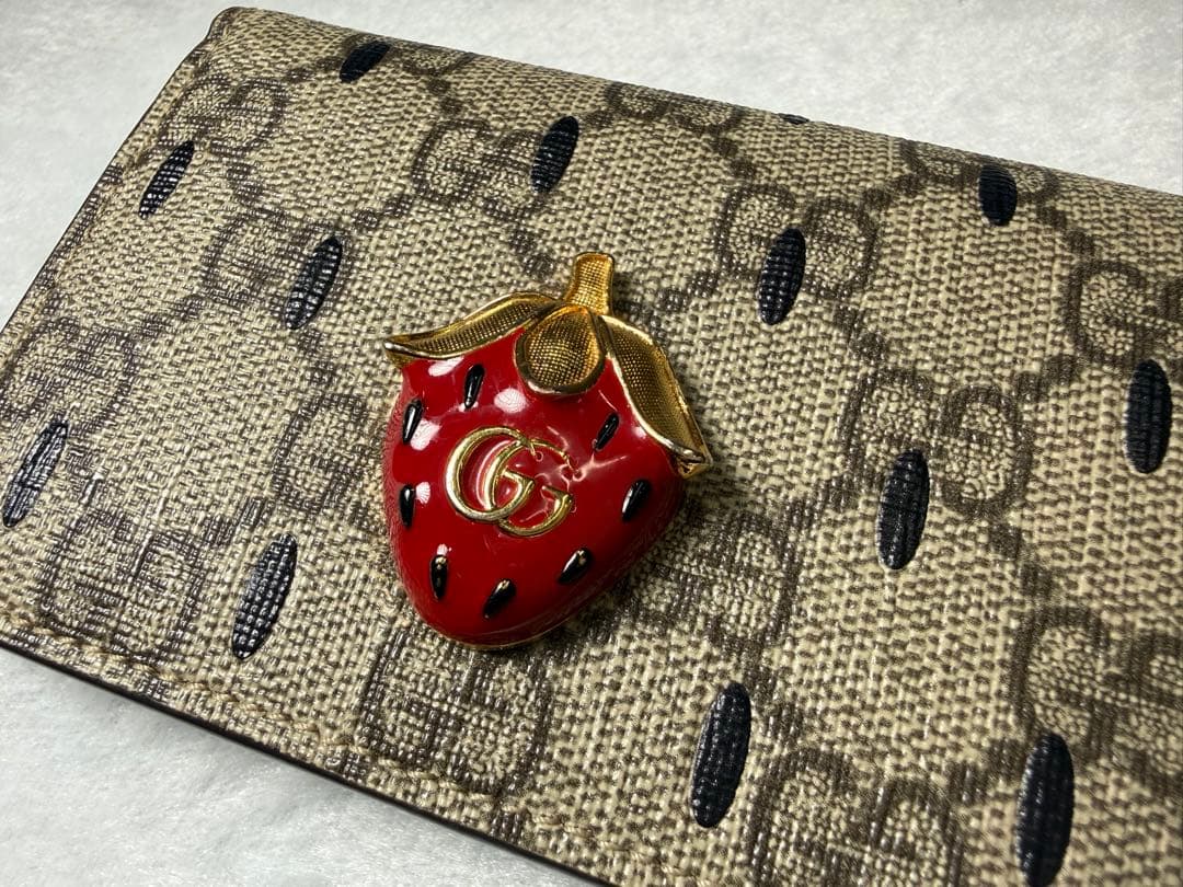 【美品・本日値引き】グッチ　折り財布　いちご　マーモント　GGスプリーム　bp8
