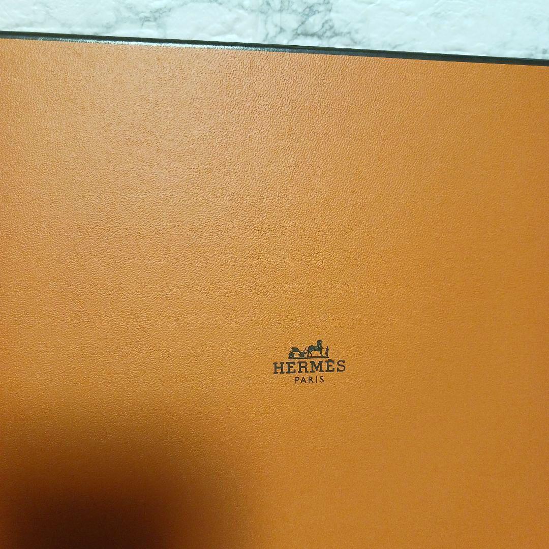 HERMÈS ロゴ　シルクストール