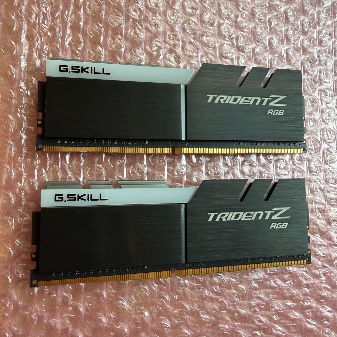 メモリー G.SKILL Trident Z RGB DDR4 16GB PC-2400