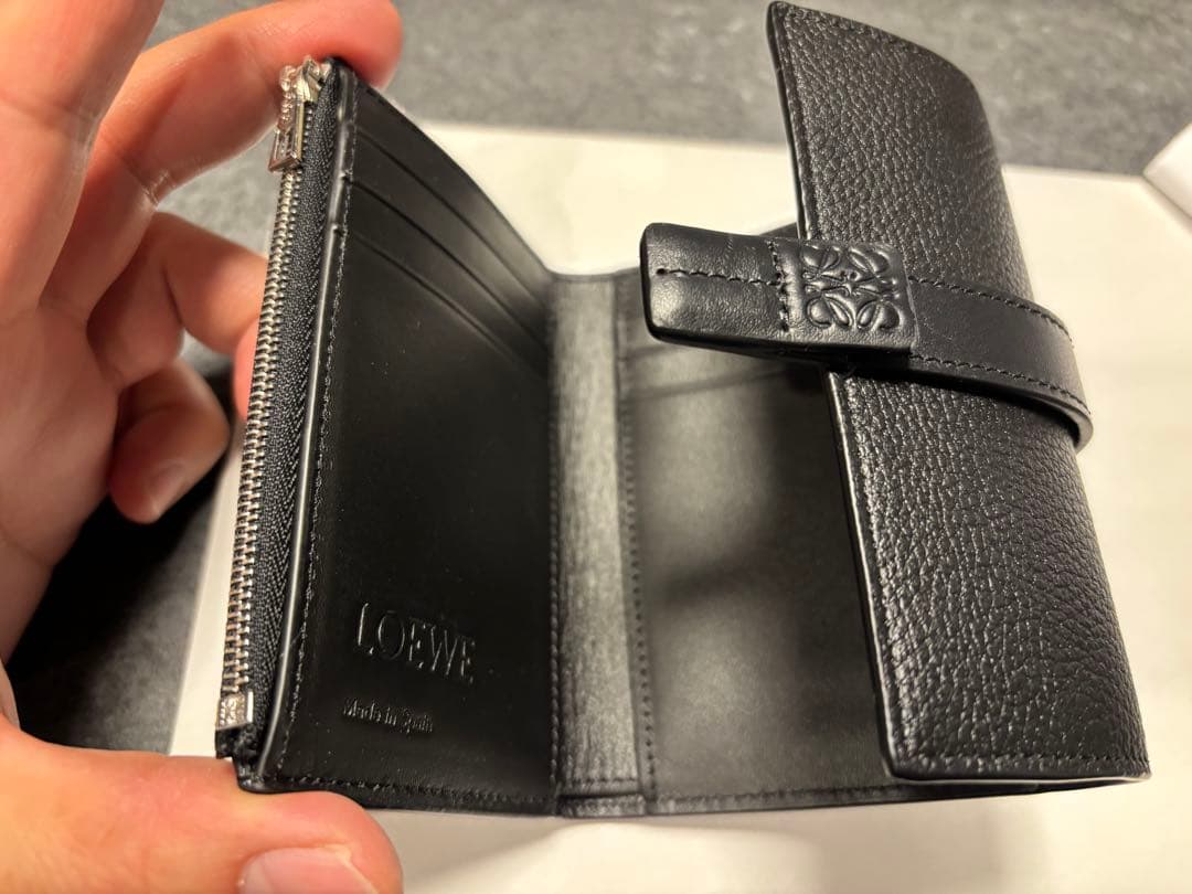 ロエベ　バーティカルウォーレット　スモール