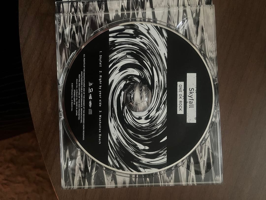 邦楽 ONE OK ROCK Skyfall